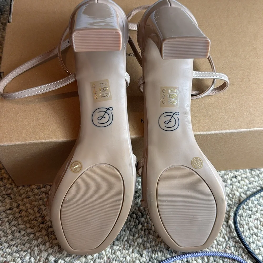 NWOT - Chinese Laundry Women's Heeled Sandal, Beige, Size 9 - Picture 7 of 14